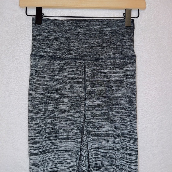 Aerie Chill Play Move High Waisted Gray Ombre Print Ankle Length Leggings XS - Picture 2 of 5